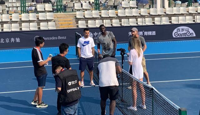 不足以与乔 不足以与乔